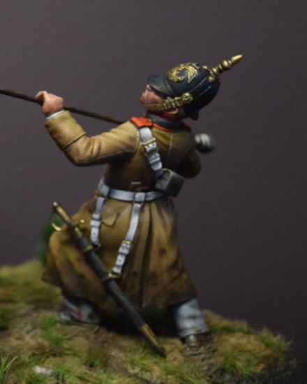 A Russian Artilleryman, during the Charge of the Light Brigade, Crimean War 1854 a 90mm figure fine scale model kit produced by Hawk Miniatures